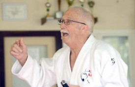 Eric Hänni a conté son parcours devant les membres du Judo-Kwai, dont de jeunes fans (ci-dessous).