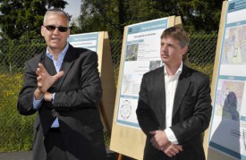 Sandro Rosselet, directeur du projet de la route de contournement (à g.) et Sacha Mei, chef de projet.