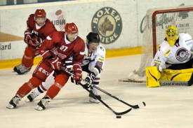 Le Lausanne HC (ici Thomas Déruns) et Banska Bystrica seront à nouveau de la partie à Yverdon en août prochain.