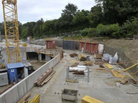 Un mur de soutènement va être construit sur une soixantaine de mètres de longueur, à droite, le long de la route.