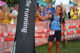 Florence Golay, à l’arrivée du trail qui l’a vue traverser le massif de Belledonne en quelque 35 heures. Avec le sourire, bien sûr !
