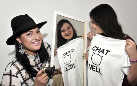 Angela et Tania Olivary vendent depuis peu des t-shirts qu’elles ont réalisés.