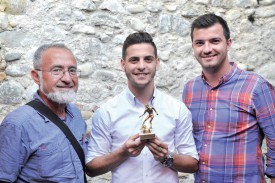 Renato Provenzano est le grand vainqueur des Briscars 2016. Le Grandsonnois est entouré du directeur de La Région, Isidore Raposo, et de Ludovic Herren, hôte de la cérémonie qui s’est déroulée à l’Hôtel du Lac, dans la Cité d’Othon. ©Michel Duperrex