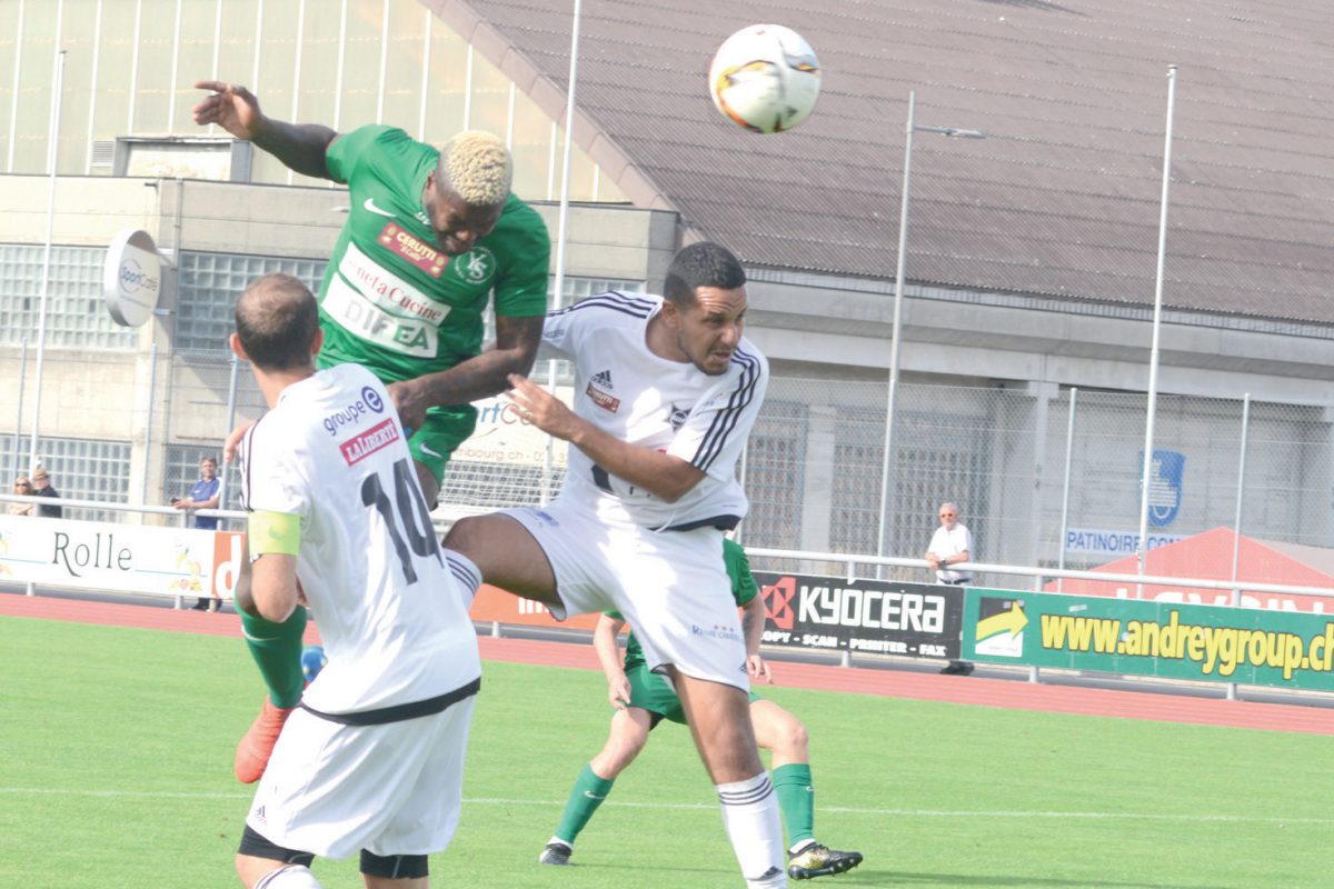 Djibril Cissé marque son territoire