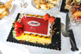 Leonel Silva a apporté un gâteau spécialement pour l'occasion. © Carole Alkabes