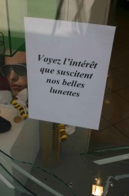 L'opticien n'avait pas perdu son sens de l'humour mercredi!