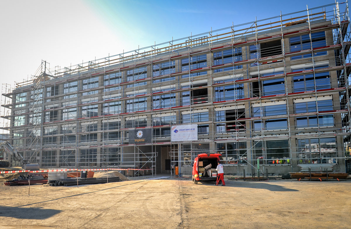 Le Collège des Rives au milieu du gué  La Région