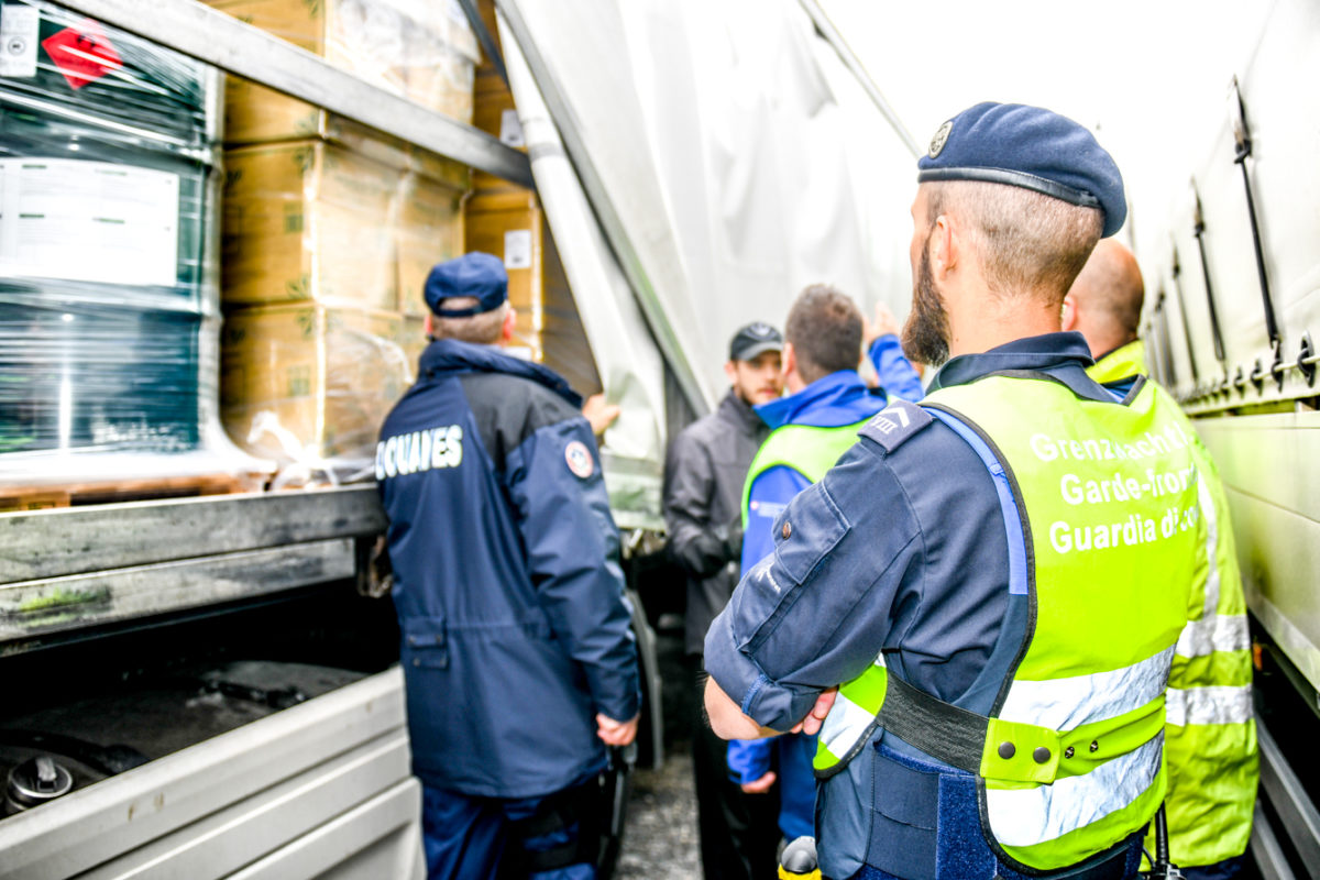 Ils unissent leurs forces des deux côtés de la frontière