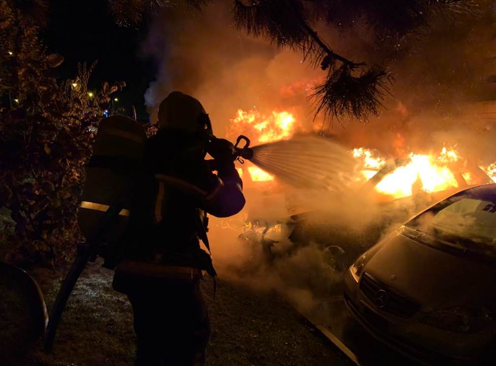 Quatre voitures en feu durant la nuit à Yverdon