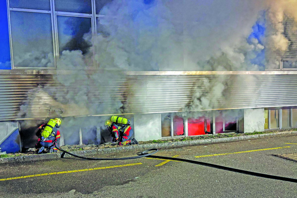 Le Centre St-Roch en proie aux flammes