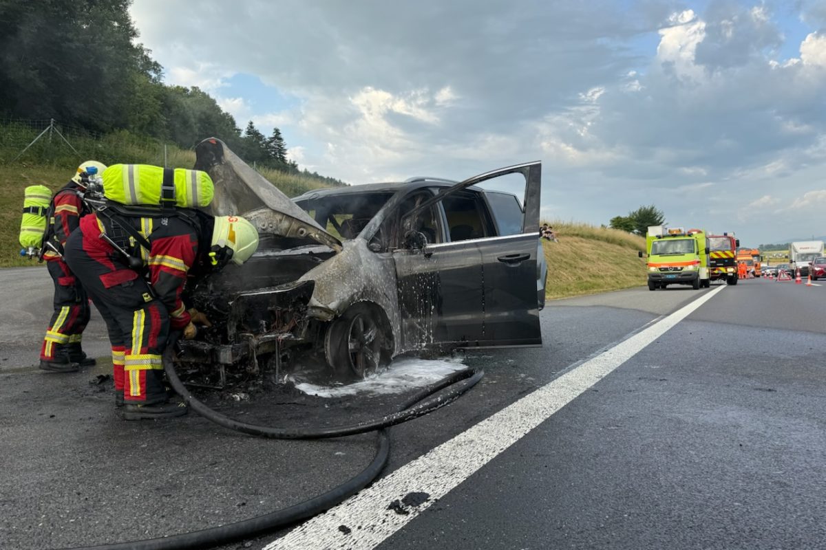 Voiture en feu sur l’A1