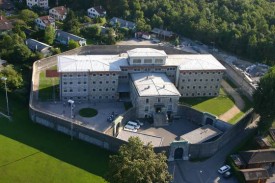 Construite en 1905, la prison du Bois-Mermet, à Lausanne, sera fermée. Elle sera reconstruite dans la plaine de l’Orbe.