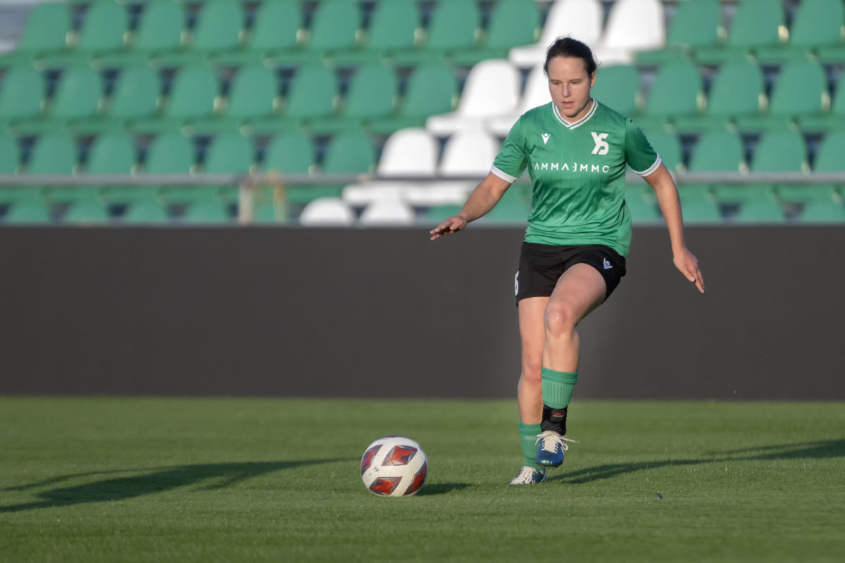 YS féminin démarre avec un point
