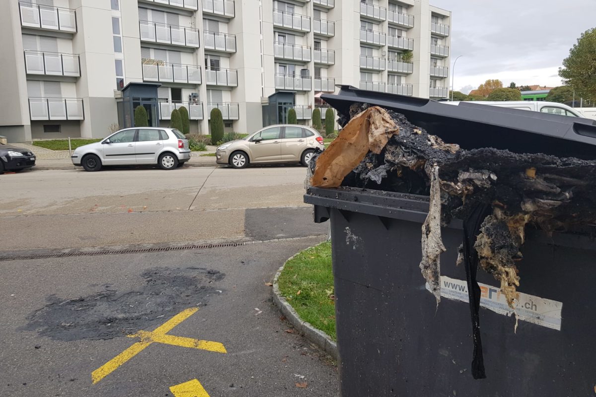 Halloween à Yverdon: incendies et violence contre les fonctionnaires